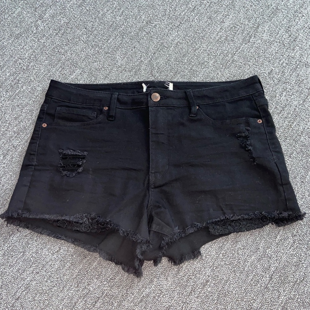 comfy & stretchy ripped denim black jean shorts